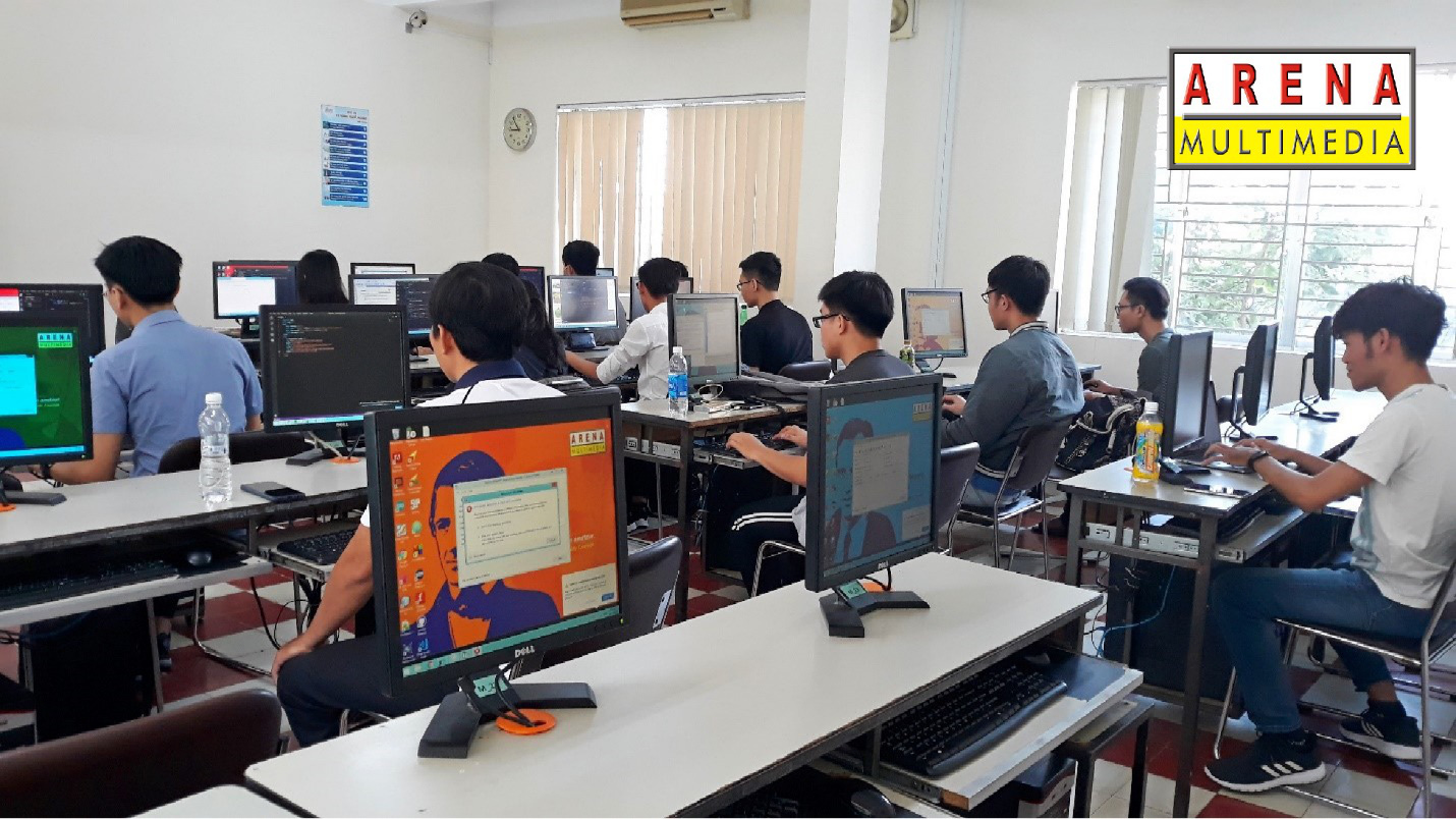 Một buổi học thực hành tại trung tâm ARENA Multimedia Cần Thơ - số 1 Lý Tự Trọng, Ninh Kiều, Cần Thơ